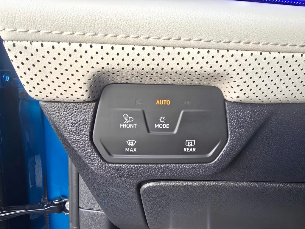 2025 Volkswagen Atlas Cross Sport 2.0T SEL Premium R-Line