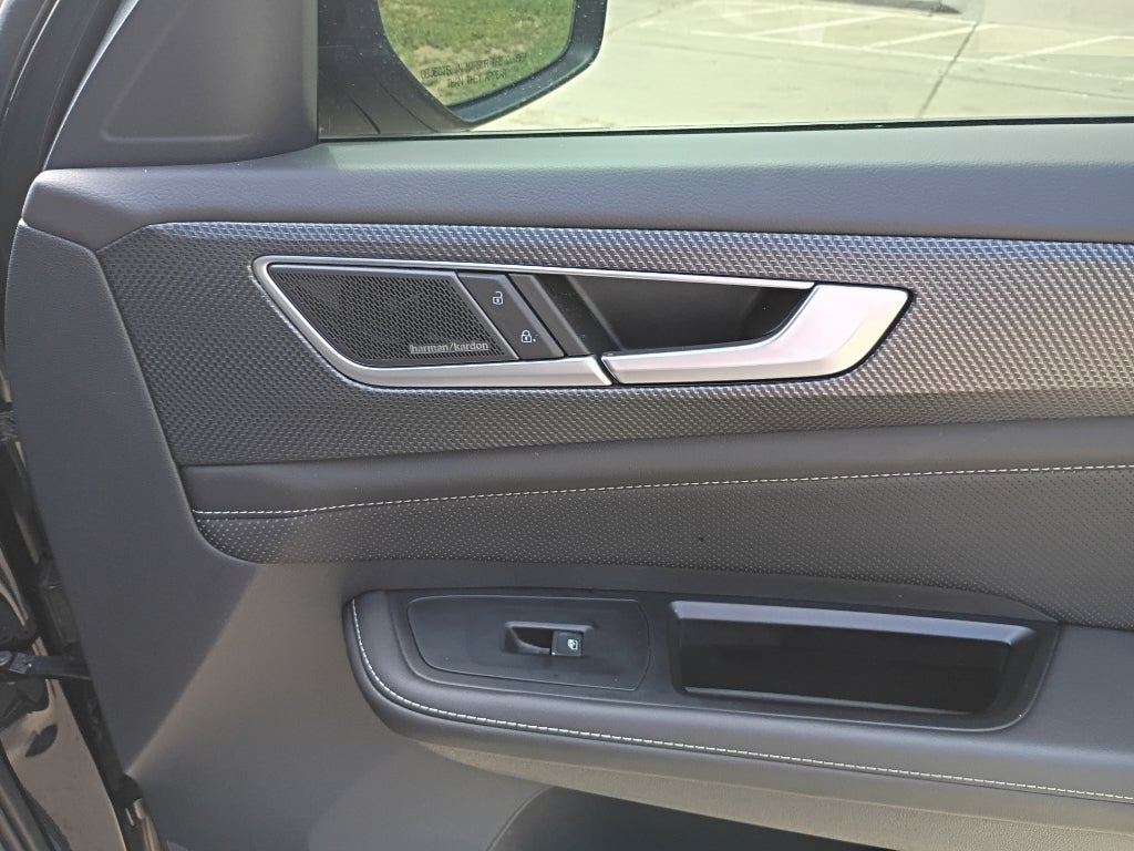2025 Volkswagen Atlas Cross Sport 2.0T SEL Premium R-Line