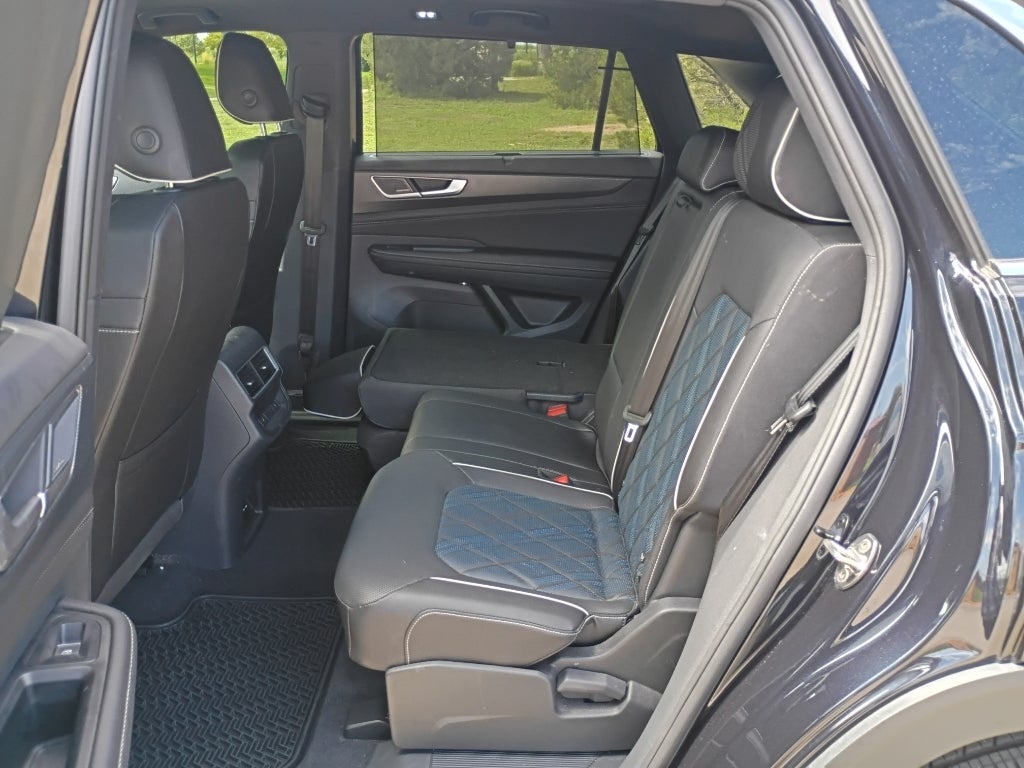 2025 Volkswagen Atlas Cross Sport 2.0T SEL Premium R-Line