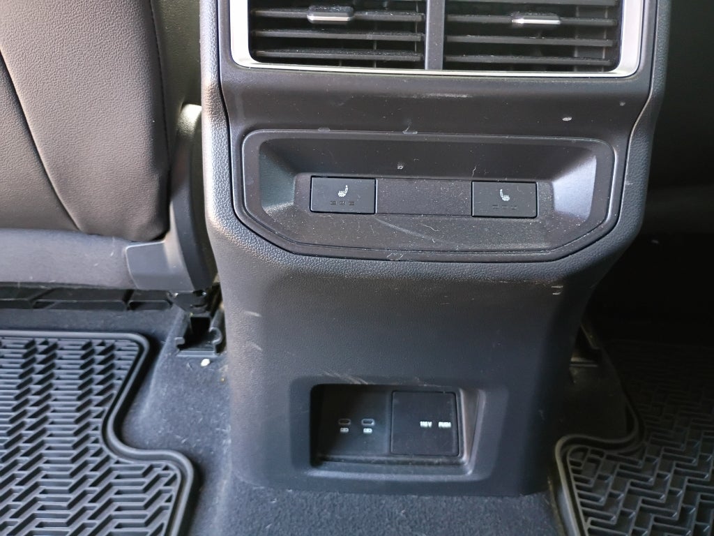 2025 Volkswagen Atlas Cross Sport 2.0T SEL Premium R-Line