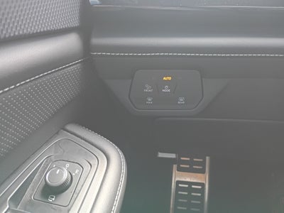 2025 Volkswagen Atlas Cross Sport 2.0T SEL Premium R-Line