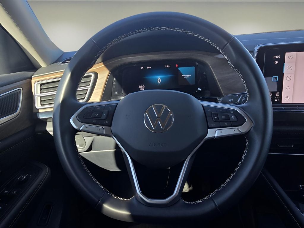 2025 Volkswagen Atlas 2.0T SE w/Technology