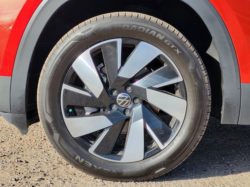 2025 Volkswagen Atlas Cross Sport 2.0T SE w/Technology