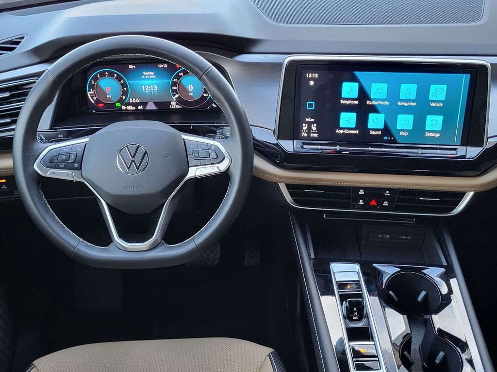 2025 Volkswagen Atlas Cross Sport 2.0T SE w/Technology