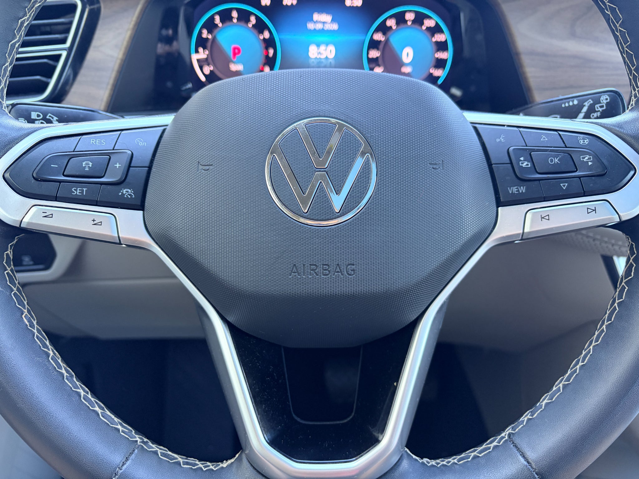 2024 Volkswagen Atlas 2.0T SE w/Technology