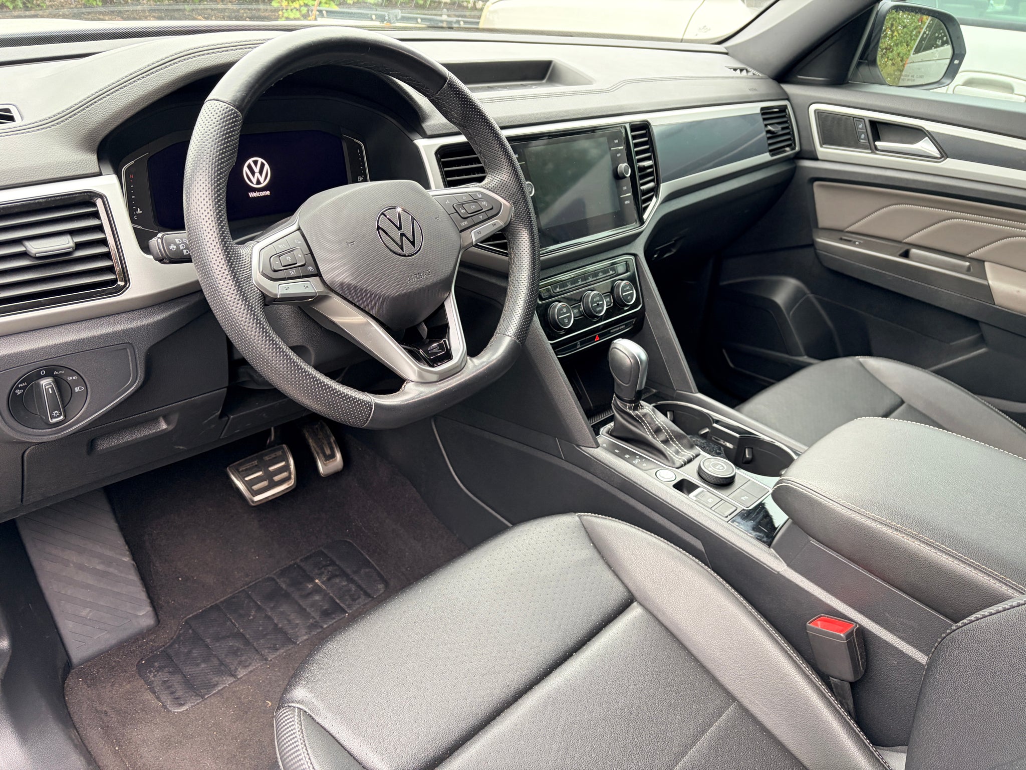 2023 Volkswagen Atlas Cross Sport 3.6L V6 SEL R-Line Black