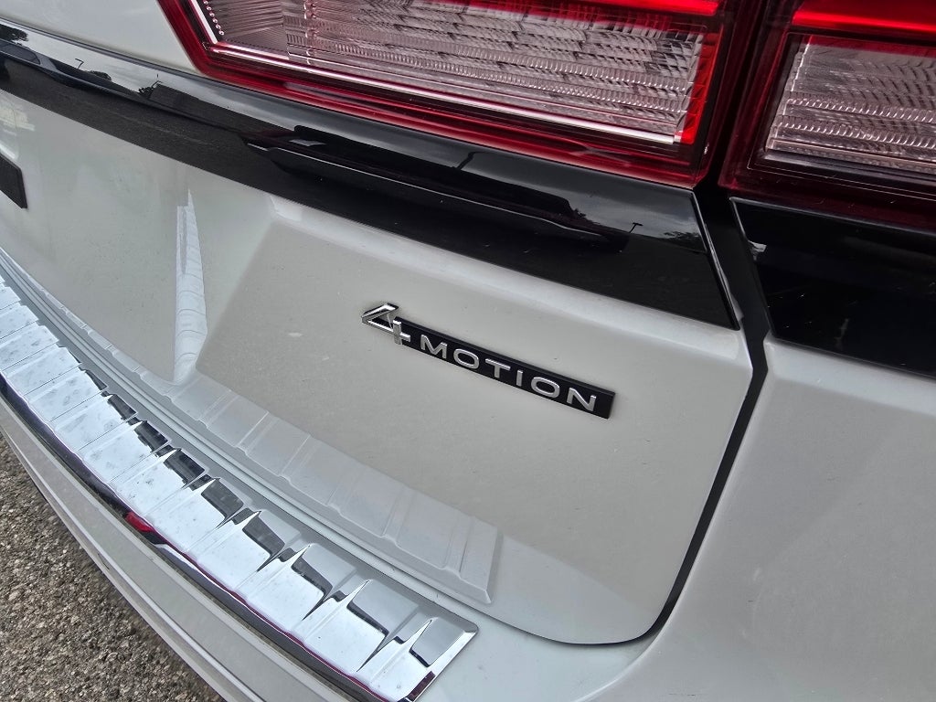 2023 Volkswagen Atlas 3.6L V6 SEL R-Line Black