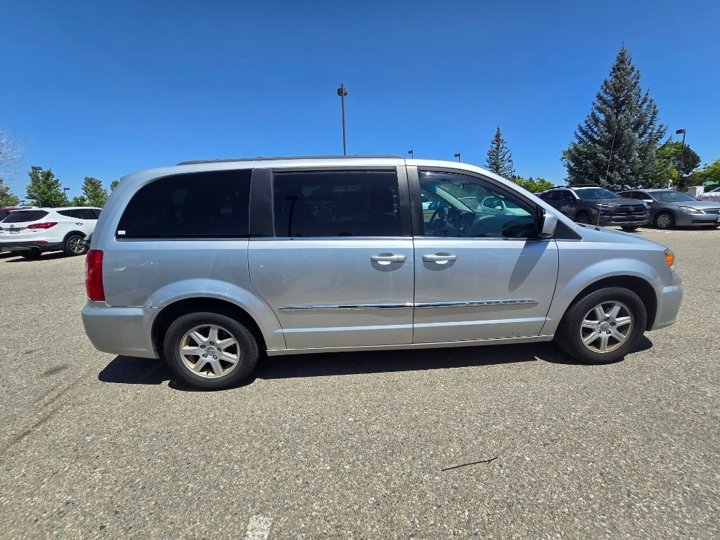 2011 Chrysler Town & Country Touring