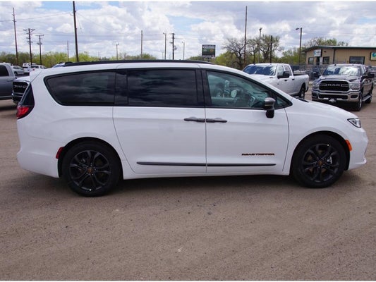 2024 Chrysler Pacifica Touring L in Sterling, CO - Korf Auto