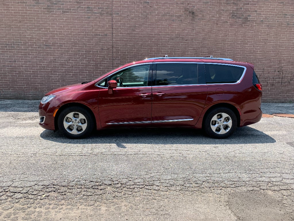 2017 Chrysler Pacifica Touring-L Plus
