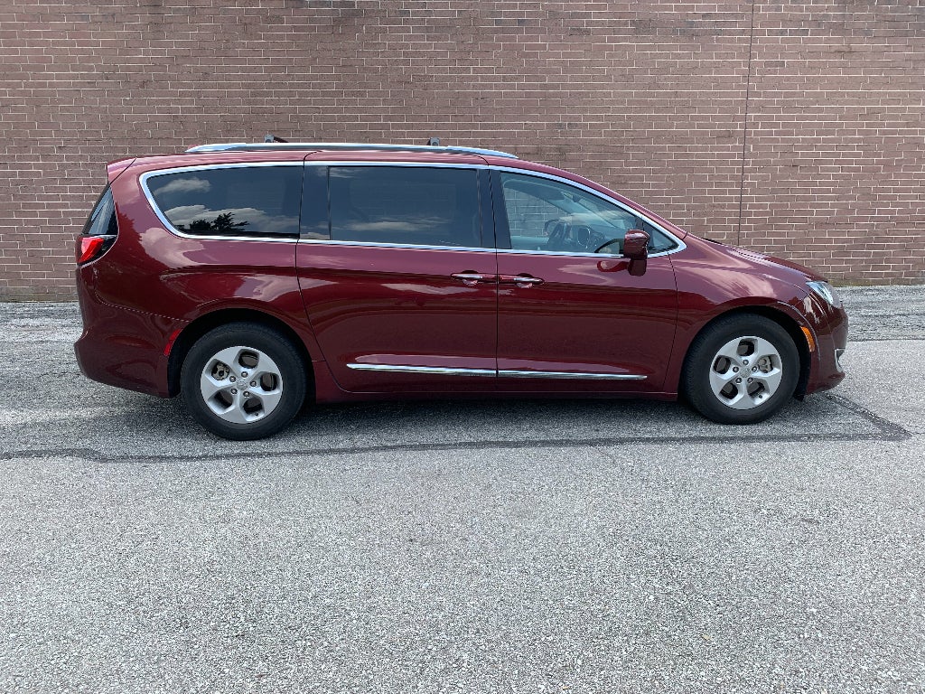 2017 Chrysler Pacifica Touring-L Plus