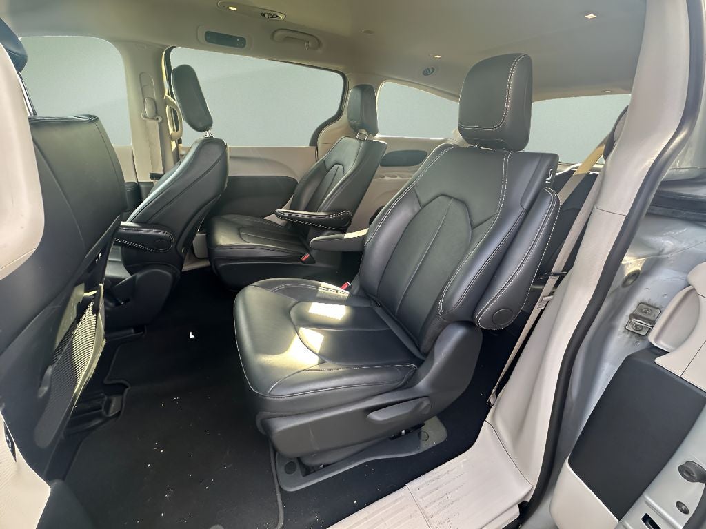 2024 Chrysler Pacifica Hybrid Select