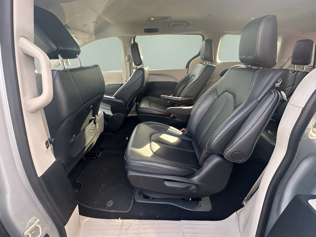 2024 Chrysler Pacifica Hybrid Select