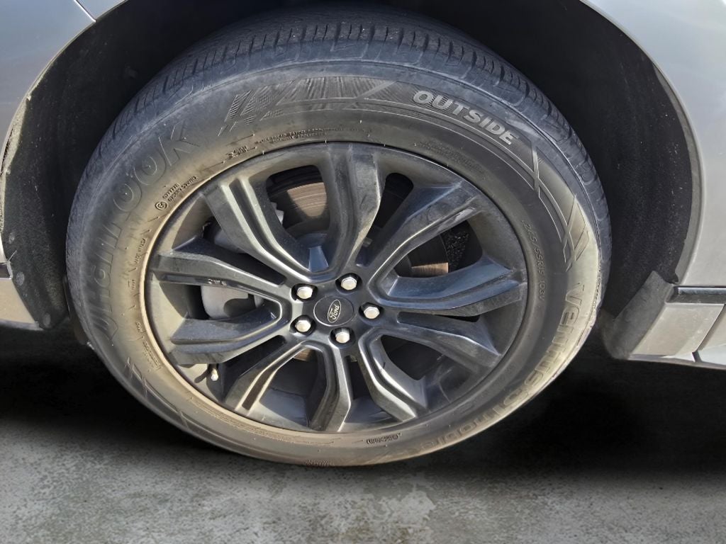 2022 Ford Edge SE