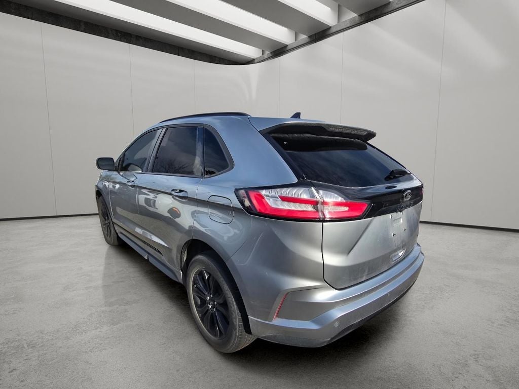 2022 Ford Edge SE