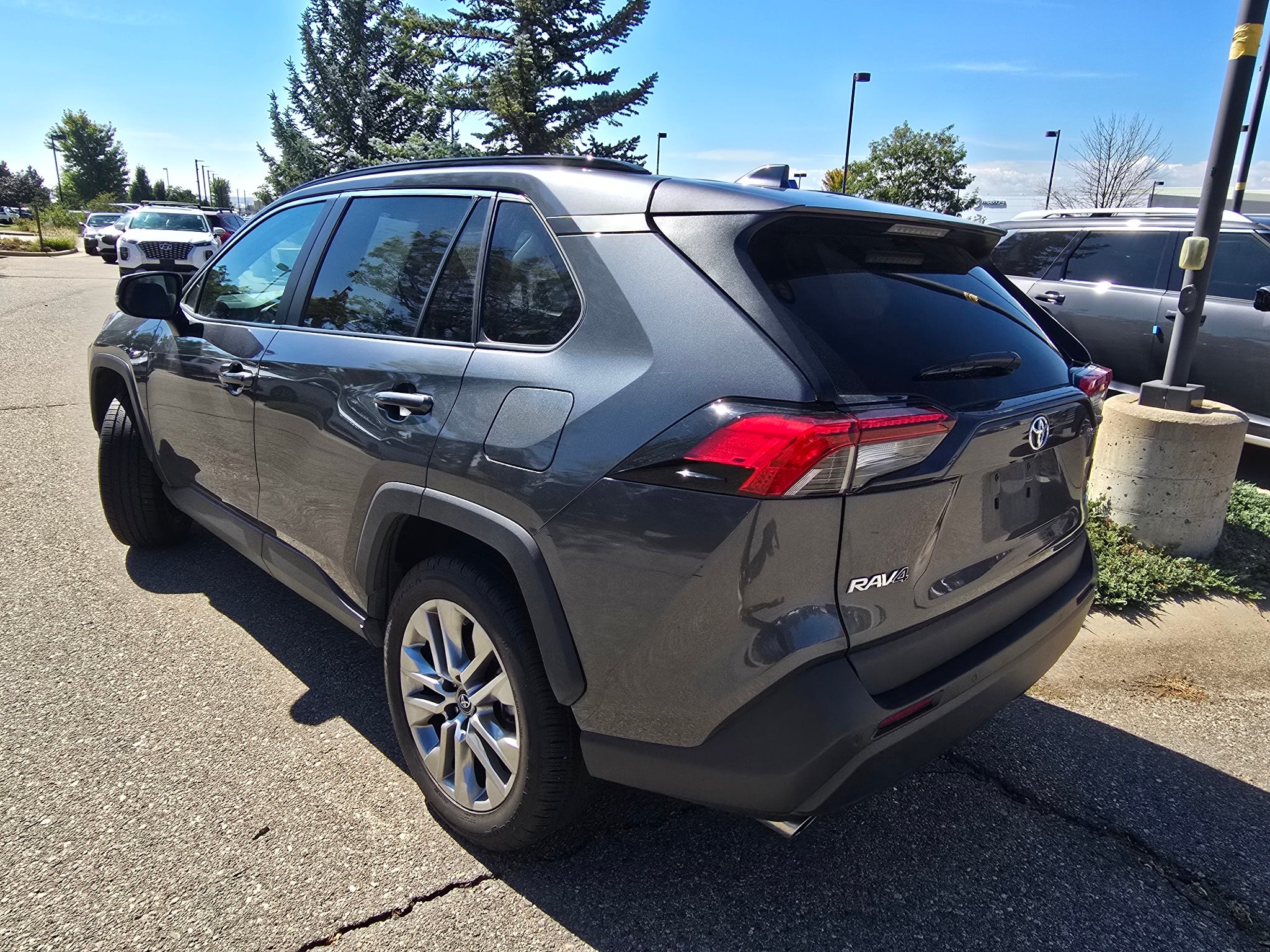 2020 Toyota RAV4 XLE Premium