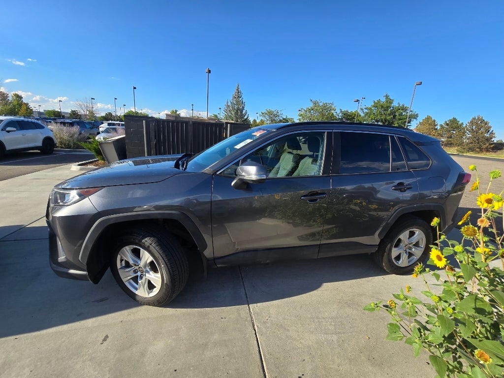 2021 Toyota RAV4 XLE