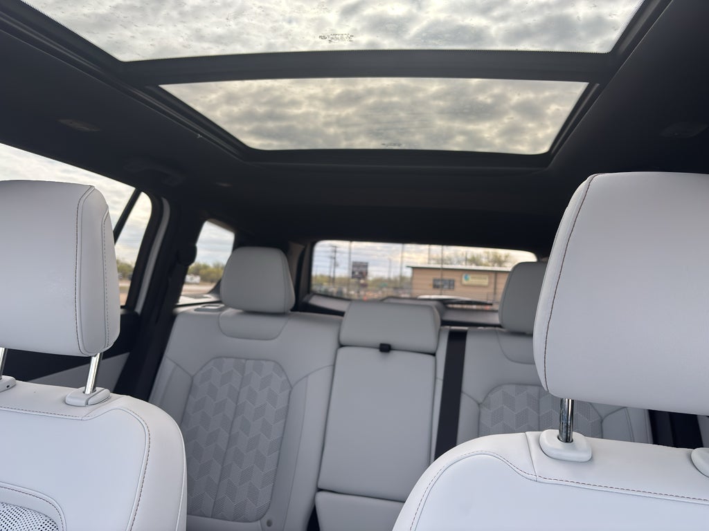 2026 Jeep Cherokee Overland