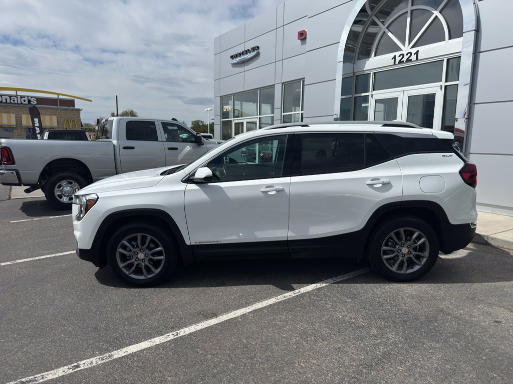 2024 GMC Terrain SLT