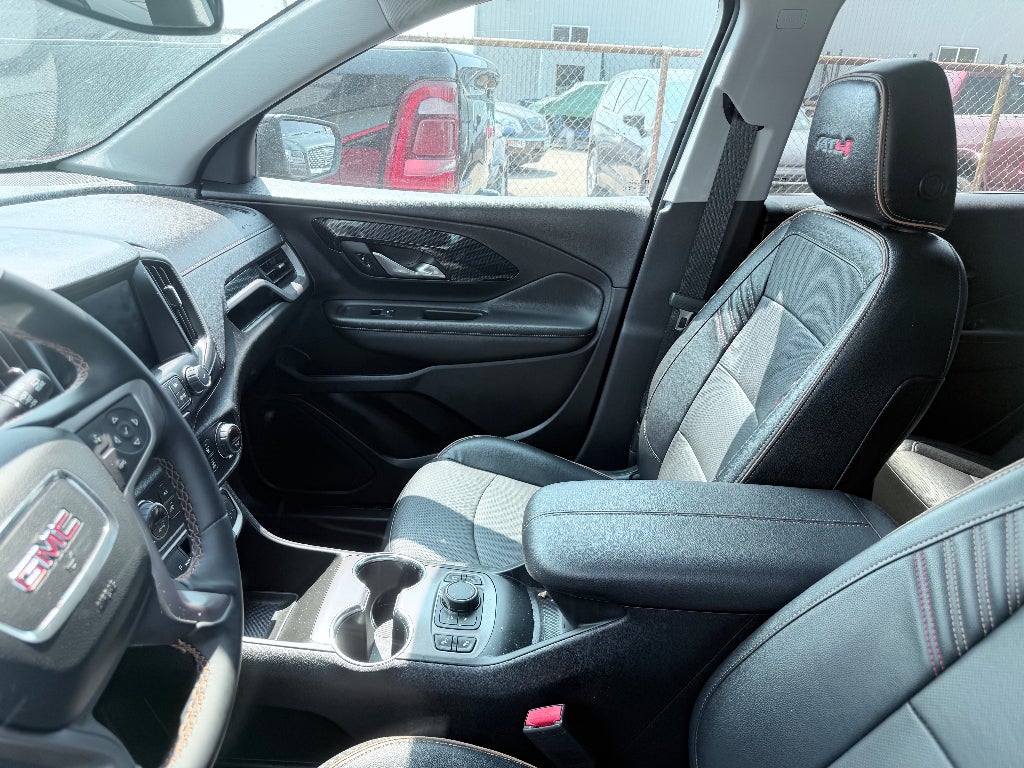 2023 GMC Terrain AT4