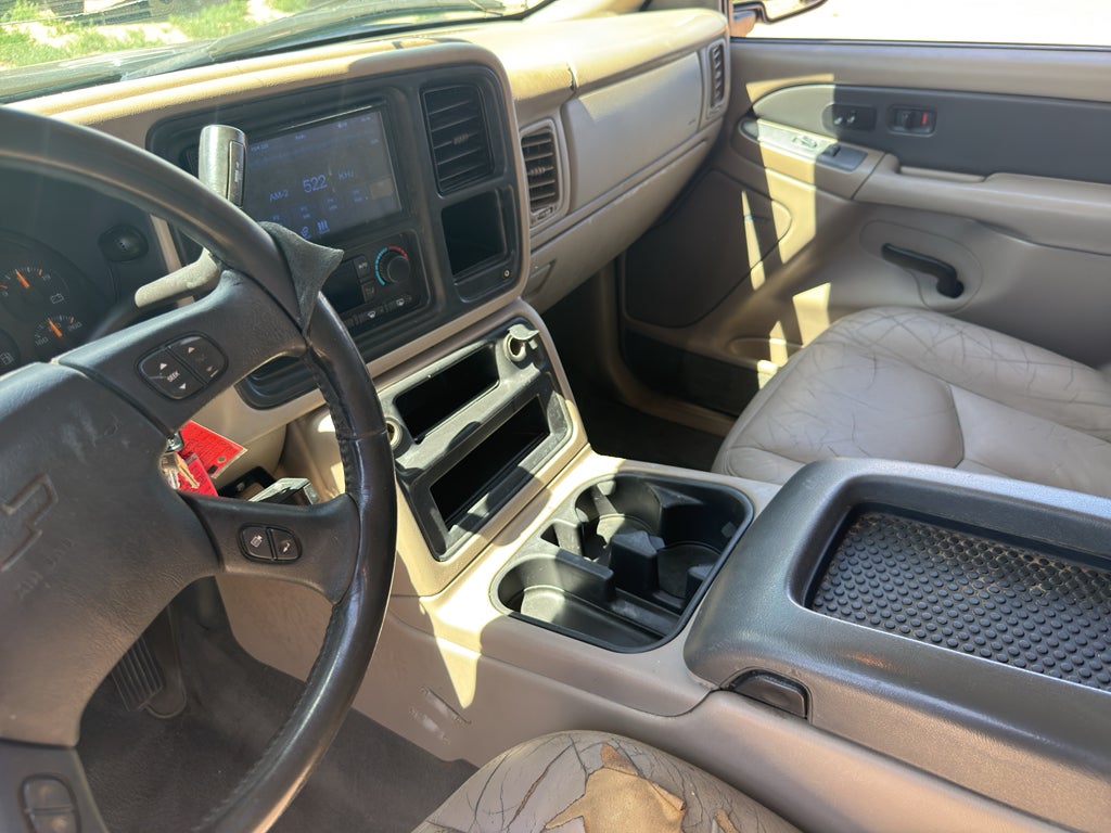 2004 Chevrolet Avalanche Base