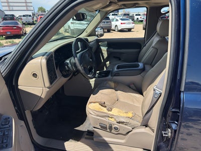 2004 Chevrolet Avalanche Base
