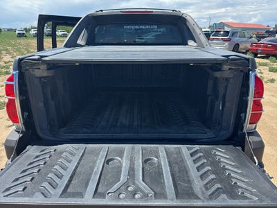 2004 Chevrolet Avalanche Base