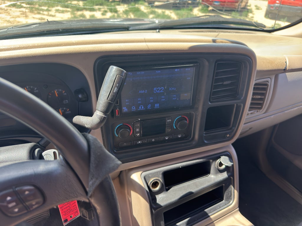 2004 Chevrolet Avalanche Base