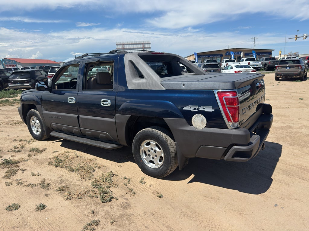 2004 Chevrolet Avalanche Base