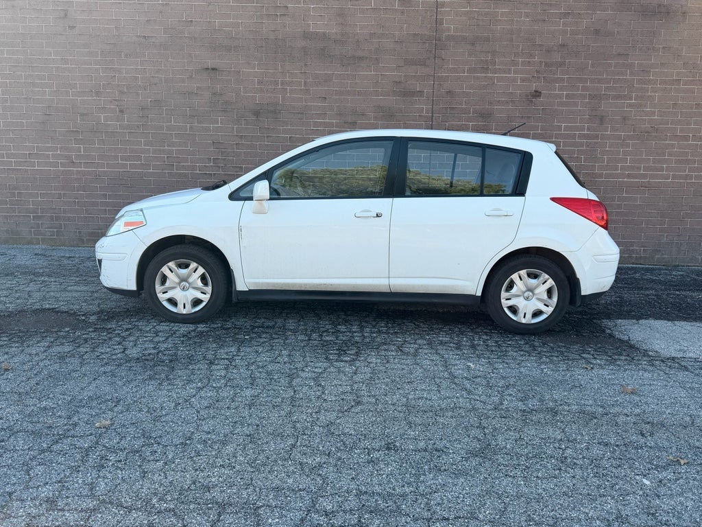 2011 Nissan Versa 1.8 S
