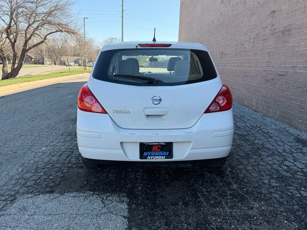 2011 Nissan Versa 1.8 S