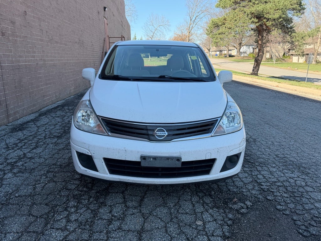 2011 Nissan Versa 1.8 S