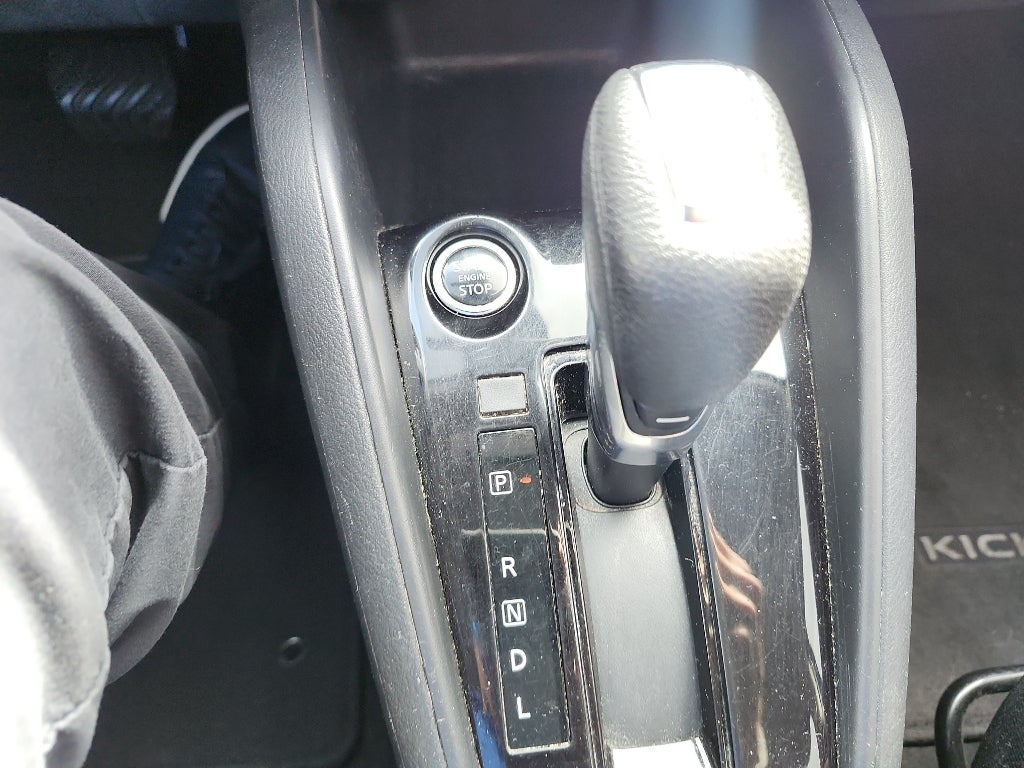 2022 Nissan Kicks S