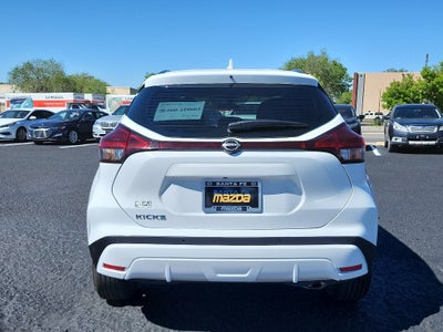 2024 Nissan Kicks SR