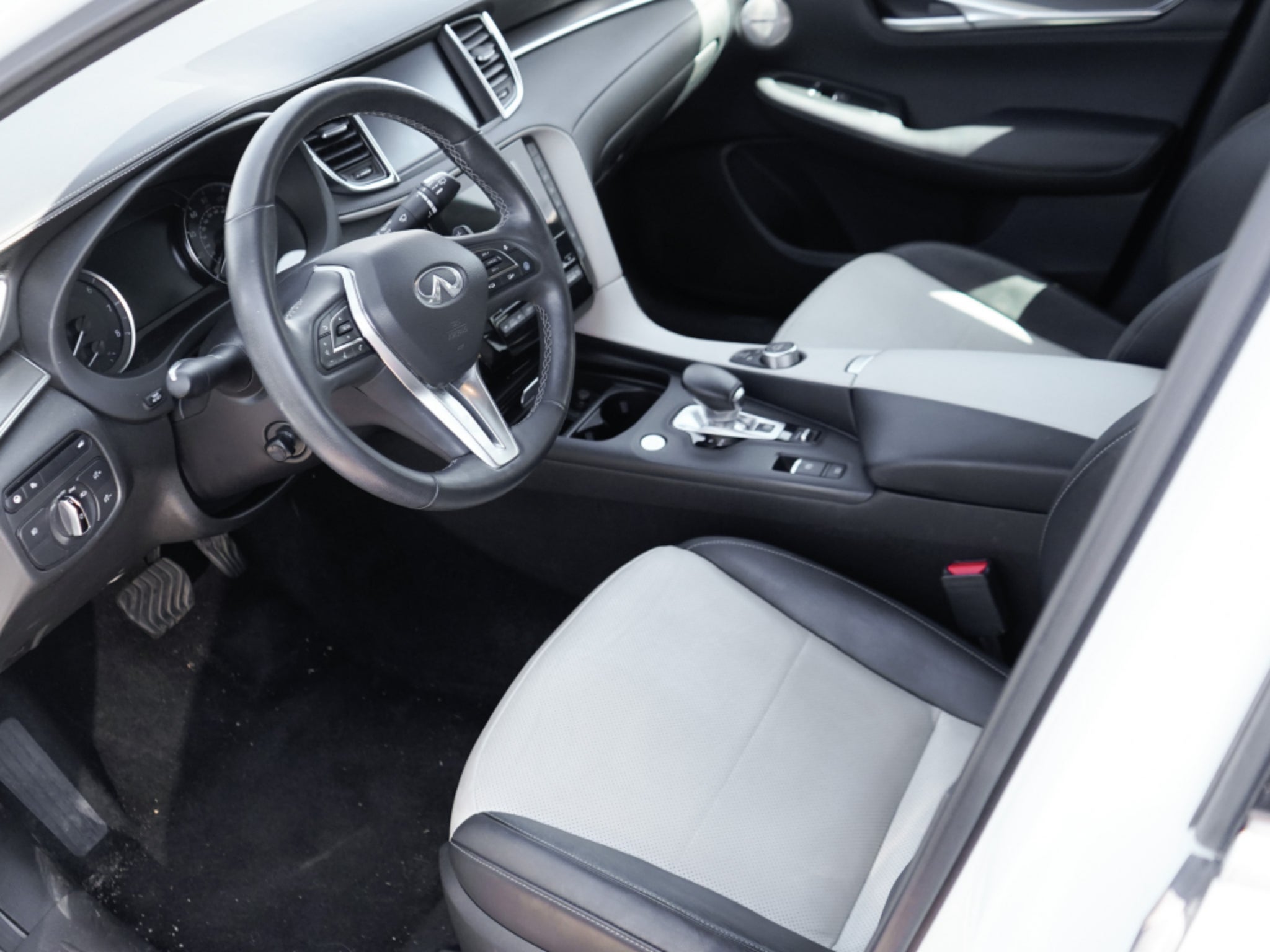 2023 INFINITI QX55 ESSENTIAL