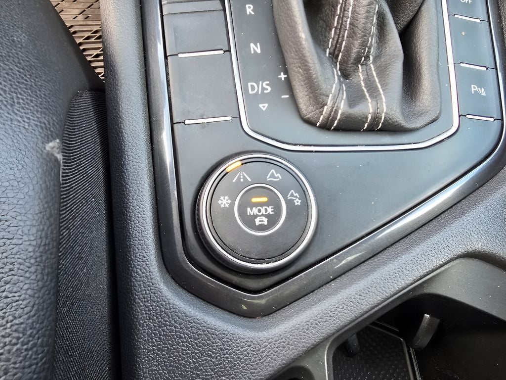 2021 Volkswagen Tiguan SE R-Line Black