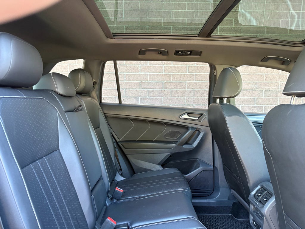 2022 Volkswagen Tiguan SE R-Line Black