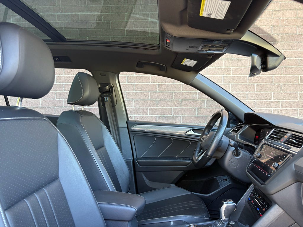 2022 Volkswagen Tiguan SE R-Line Black