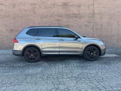 2022 Volkswagen Tiguan SE R-Line Black