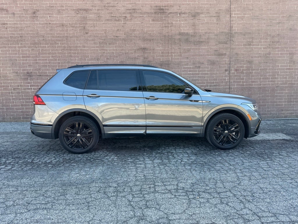 2022 Volkswagen Tiguan SE R-Line Black
