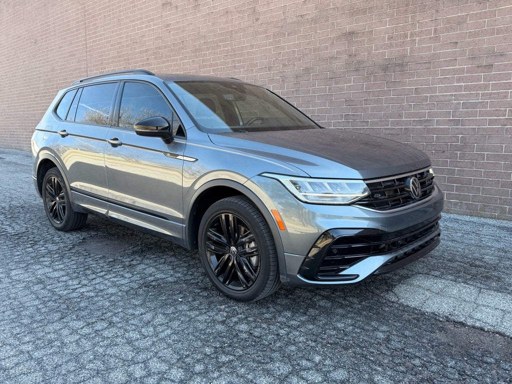 2022 Volkswagen Tiguan SE R-Line Black