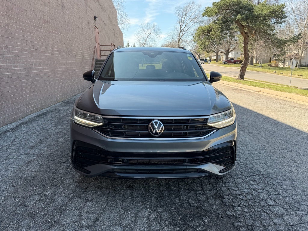 2022 Volkswagen Tiguan SE R-Line Black