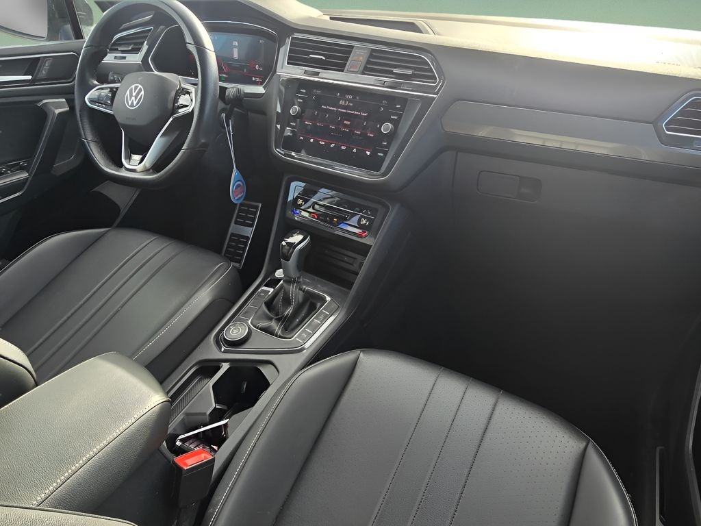 2023 Volkswagen Tiguan SE R-Line Black
