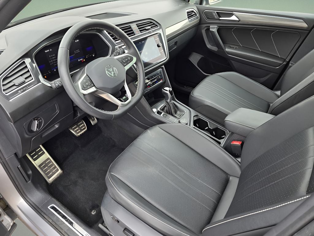 2023 Volkswagen Tiguan SE R-Line Black