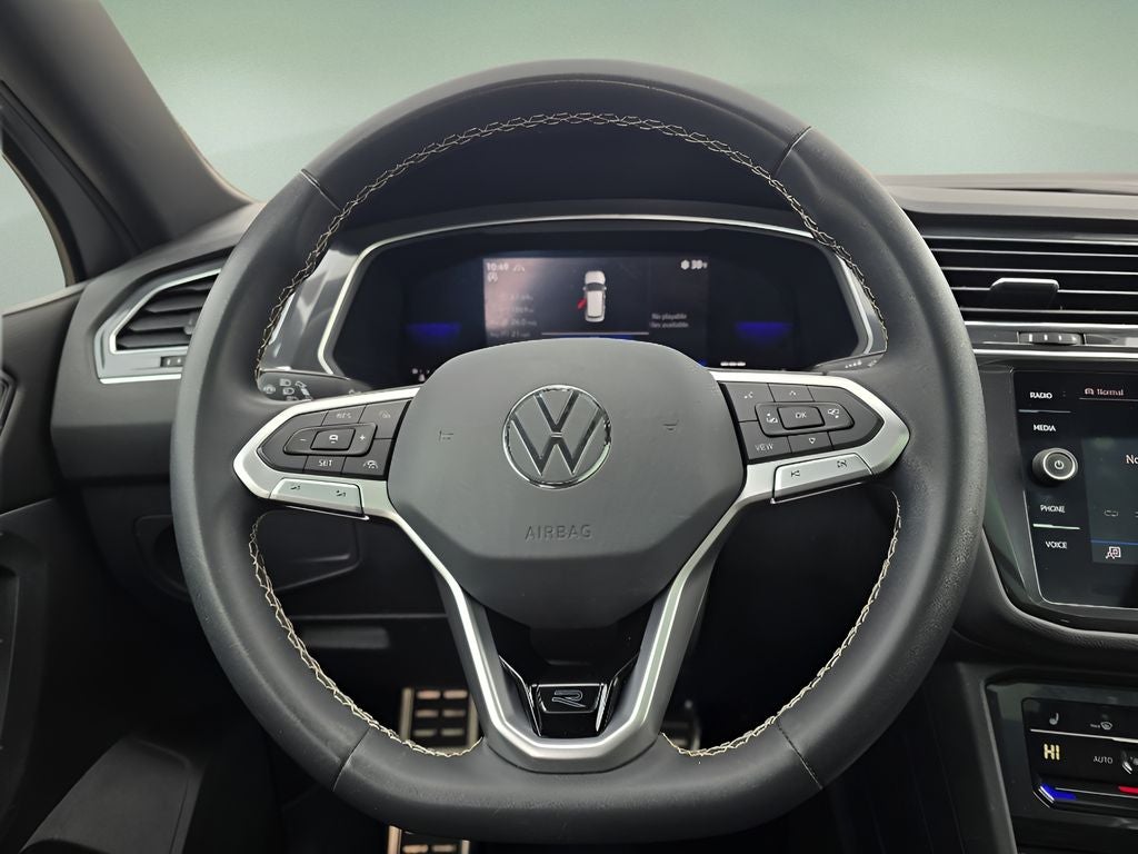 2023 Volkswagen Tiguan SE R-Line Black
