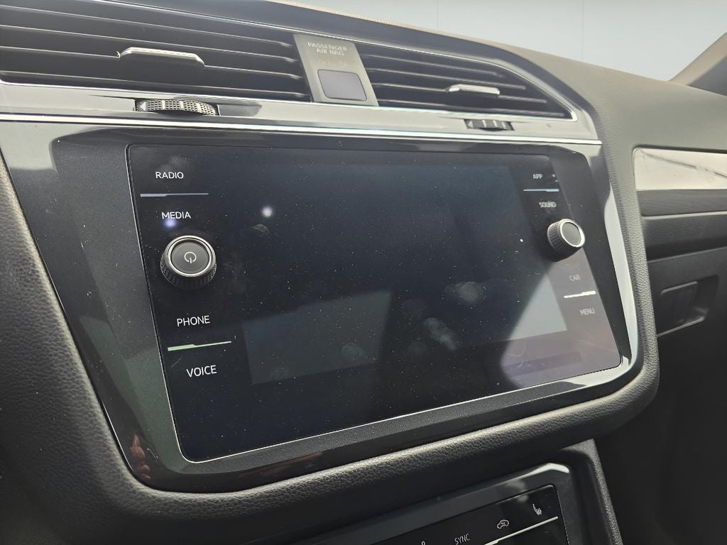 2022 Volkswagen Tiguan SE R-Line Black