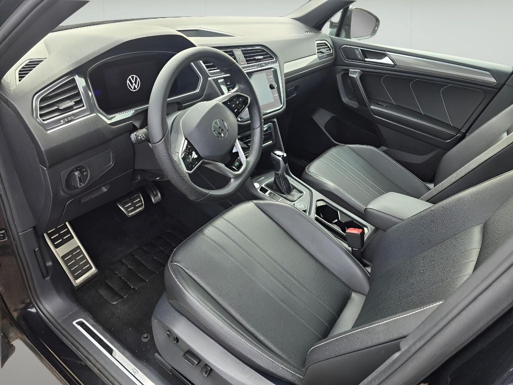 2022 Volkswagen Tiguan SE R-Line Black