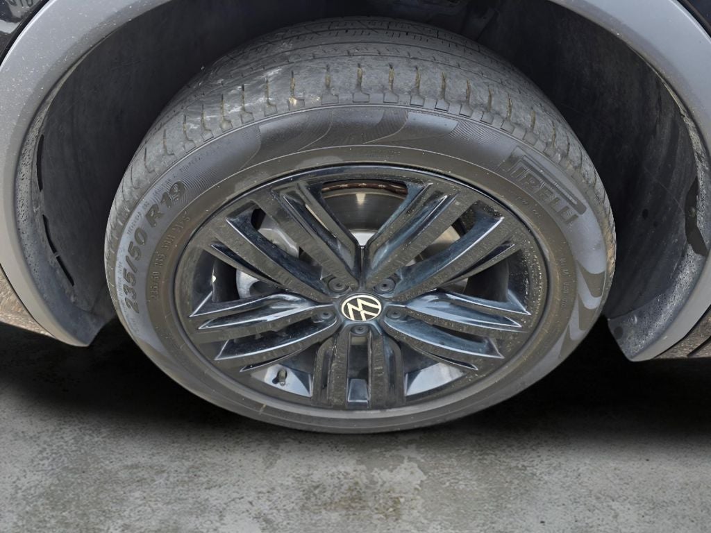2022 Volkswagen Tiguan SE R-Line Black