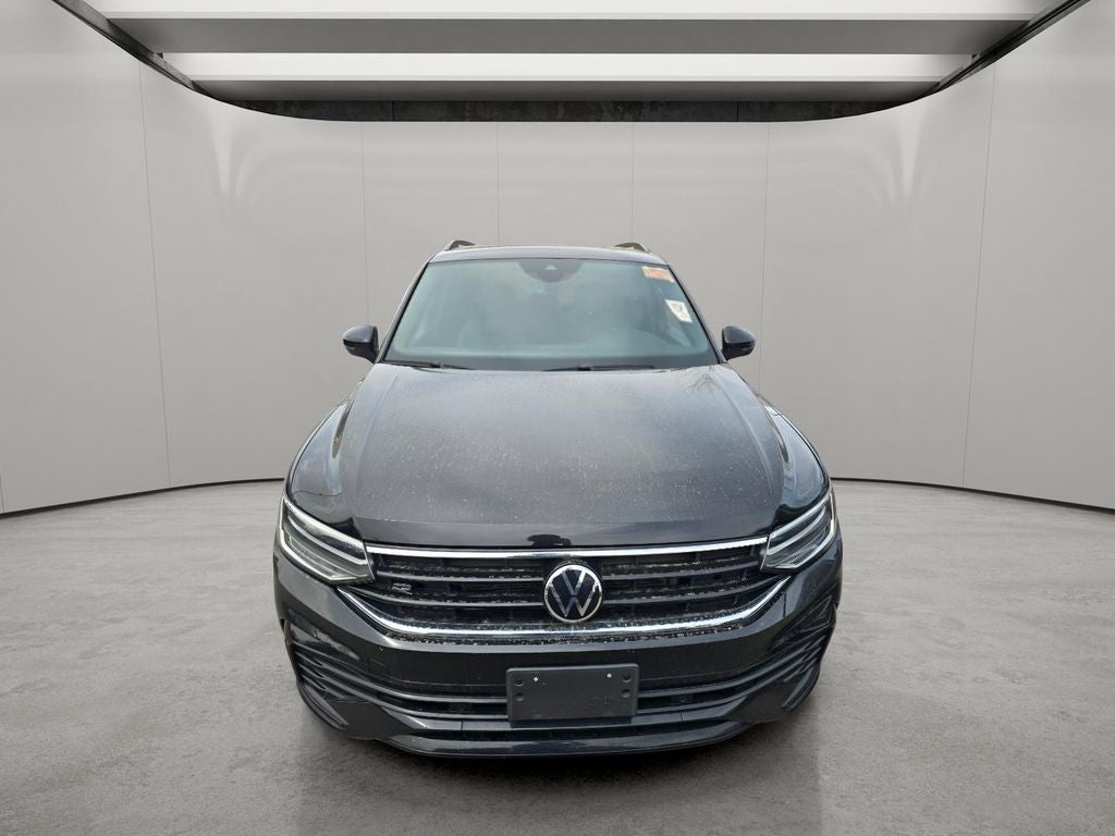 2022 Volkswagen Tiguan SE R-Line Black