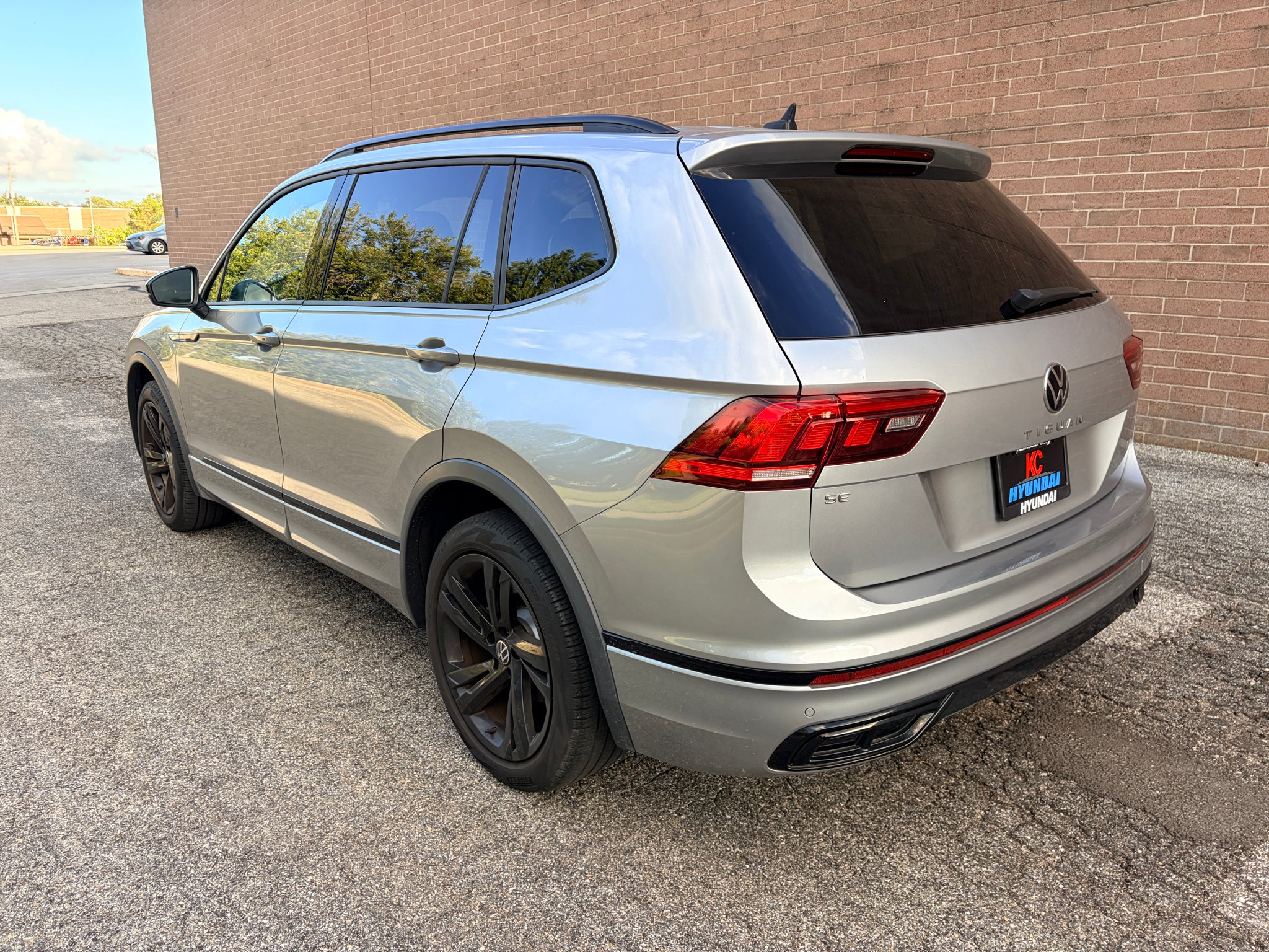 2023 Volkswagen Tiguan SE R-Line Black